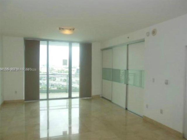 90 SW 3rd St 1811, Miami, FL 33130
