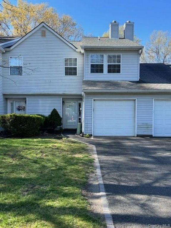 404 Sara Circle, Port Jefferson Station, NY 11776