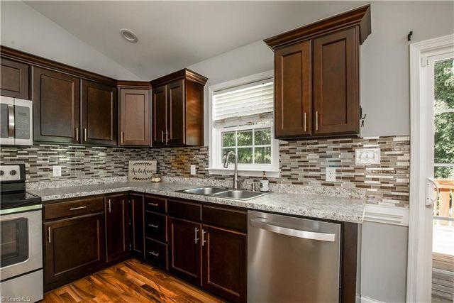9 Brandy Wine Drive, Thomasville, NC 27360
