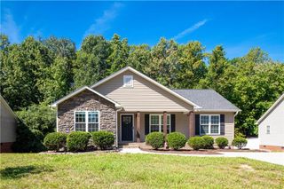 9 Brandy Wine Drive, Thomasville, NC 27360