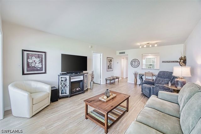 1624 Pine Valley DR 211, Fort Myers, FL 33907