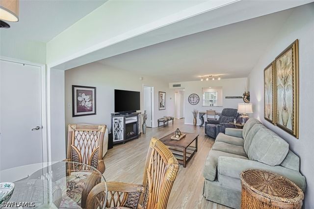 1624 Pine Valley DR 211, Fort Myers, FL 33907