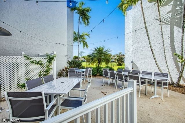 1624 Pine Valley DR 211, Fort Myers, FL 33907