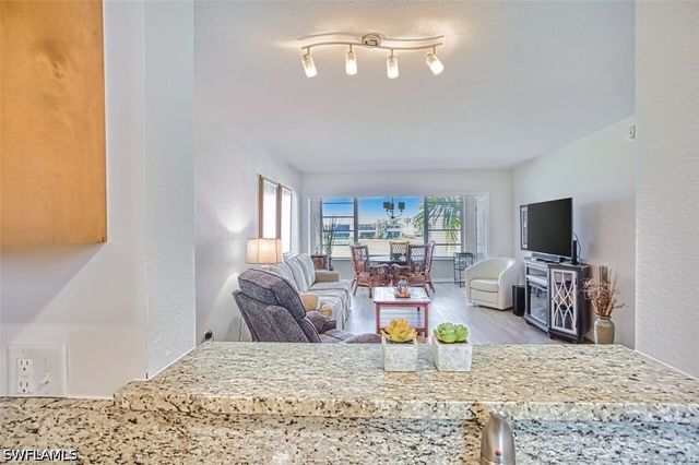 1624 Pine Valley DR 211, Fort Myers, FL 33907