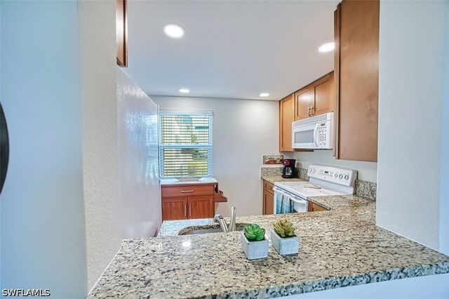 1624 Pine Valley DR 211, Fort Myers, FL 33907