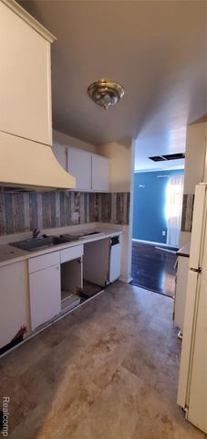 30224 Southfield Road, Southfield, MI 48076