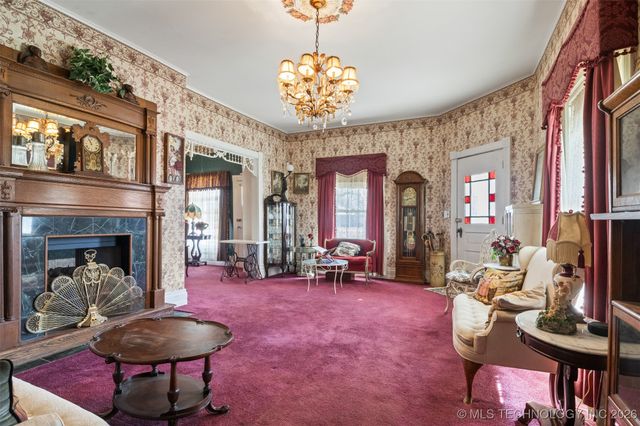 403 N Choctaw Avenue, Claremore, OK 74017