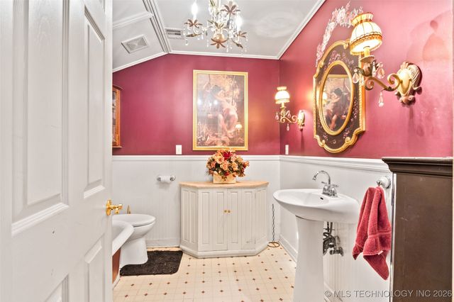 403 N Choctaw Avenue, Claremore, OK 74017