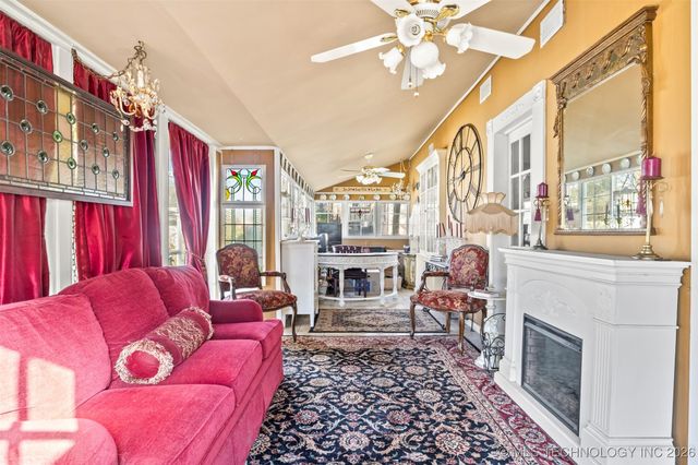 403 N Choctaw Avenue, Claremore, OK 74017