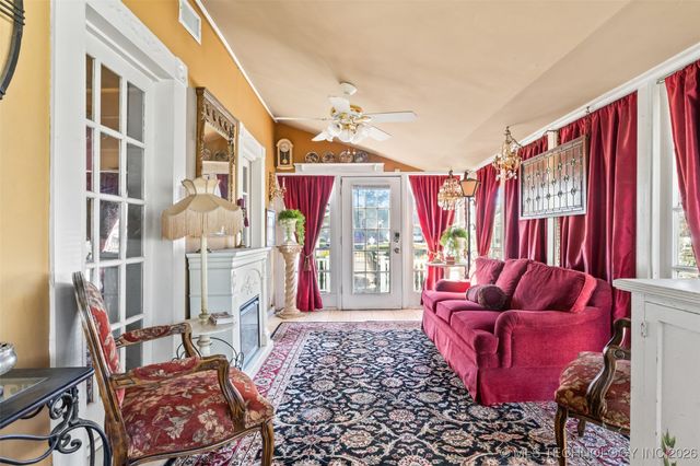 403 N Choctaw Avenue, Claremore, OK 74017