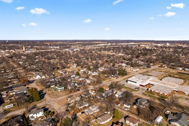 403 N Choctaw Avenue, Claremore, OK 74017