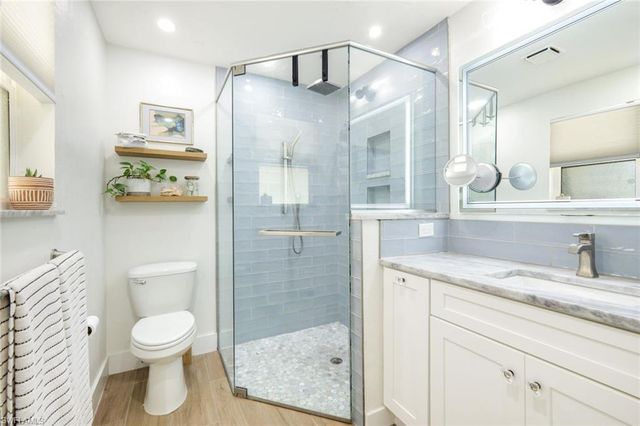 20621 Pine Tree LN, Estero, FL 33928