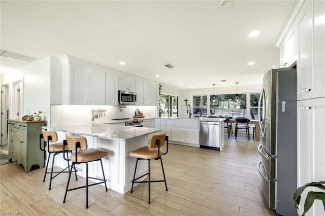 20621 Pine Tree LN, Estero, FL 33928