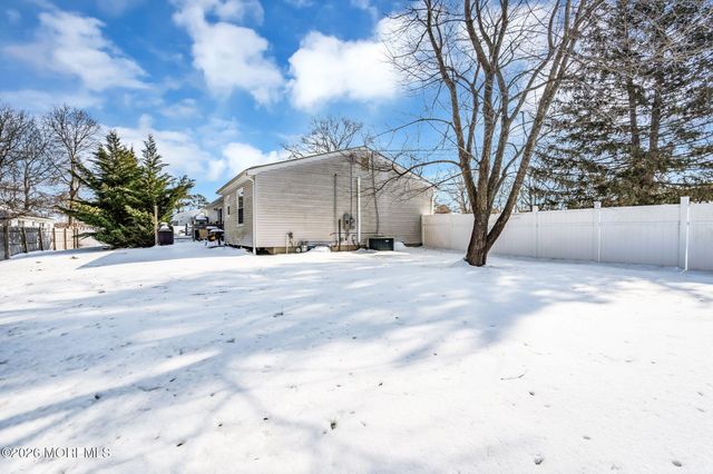 1117 12th Avenue, Toms River, NJ 08757