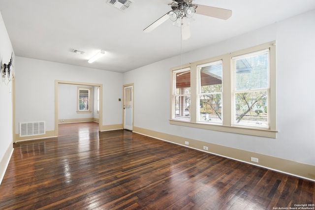 114 Bailey, San Antonio, TX 78210