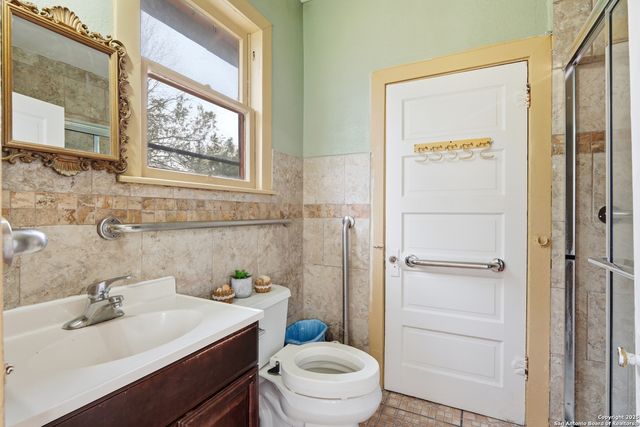 114 Bailey, San Antonio, TX 78210