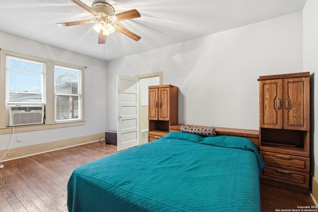 114 Bailey, San Antonio, TX 78210