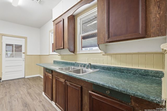 114 Bailey, San Antonio, TX 78210