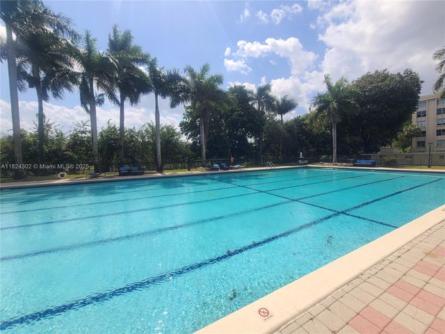 9300 Fontainebleau Blvd E406, Miami, FL 33172