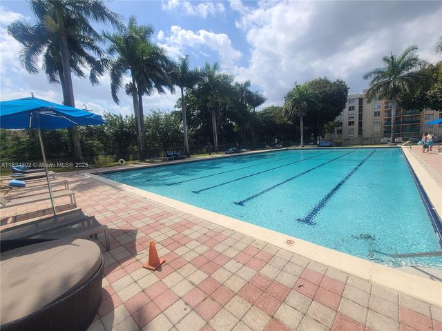 9300 Fontainebleau Blvd E406, Miami, FL 33172