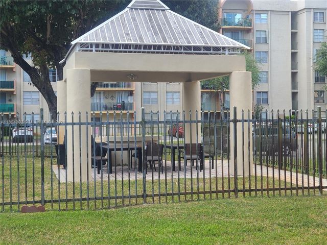 9300 Fontainebleau Blvd E406, Miami, FL 33172