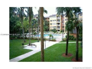 8290 Lake Dr 250, Doral, FL 33166
