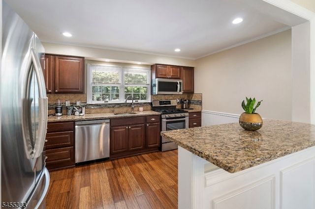 1637 Amwell Rd, Franklin Twp., NJ 08873
