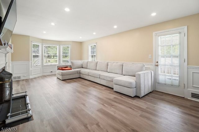 1637 Amwell Rd, Franklin Twp., NJ 08873