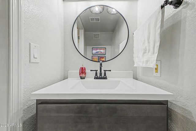 3549 E LE MARCHE Avenue, Phoenix, AZ 85032
