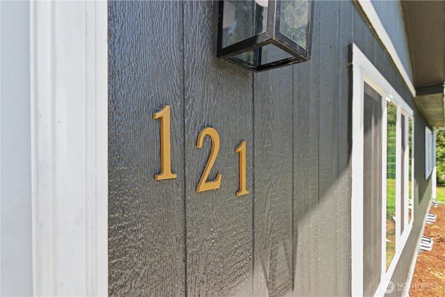121 W Carman Road N, Shelton, WA 98584