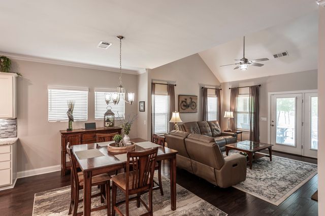 1723 Foxland Blvd, Gallatin, TN 37066