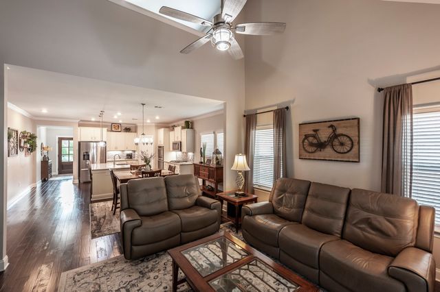 1723 Foxland Blvd, Gallatin, TN 37066