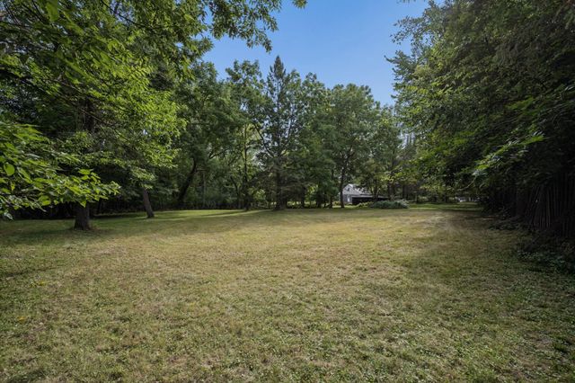 26750 Smithtown Road, Excelsior, MN 55331