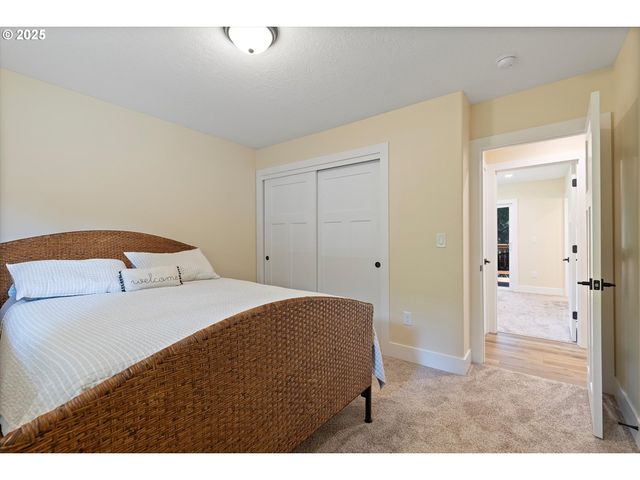 889 OLALLA Rd, Toledo, OR 97391