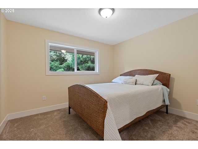 889 OLALLA Rd, Toledo, OR 97391