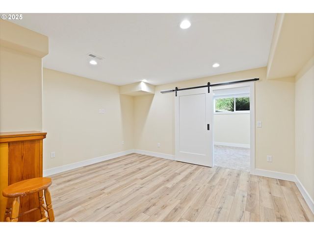 889 OLALLA Rd, Toledo, OR 97391