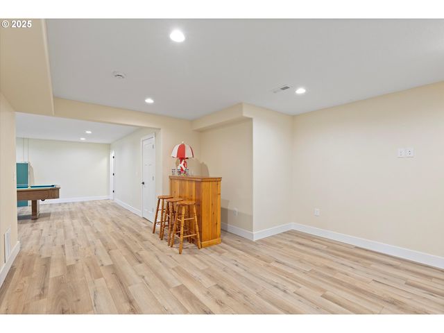 889 OLALLA Rd, Toledo, OR 97391