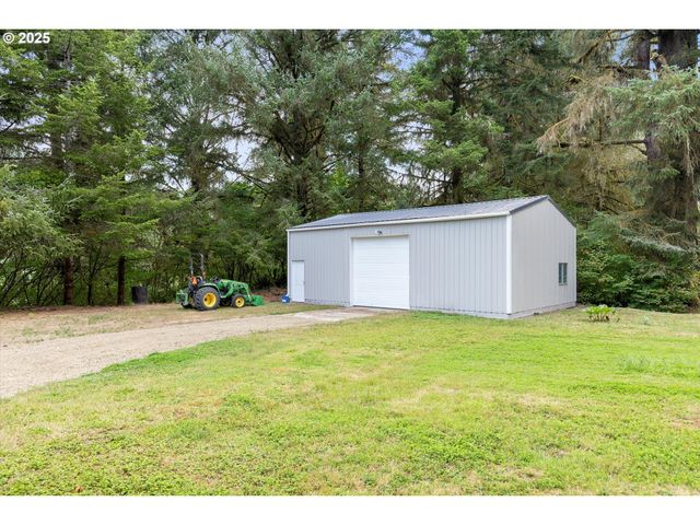 889 OLALLA Rd, Toledo, OR 97391