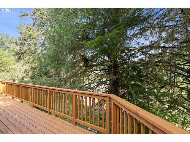 889 OLALLA Rd, Toledo, OR 97391