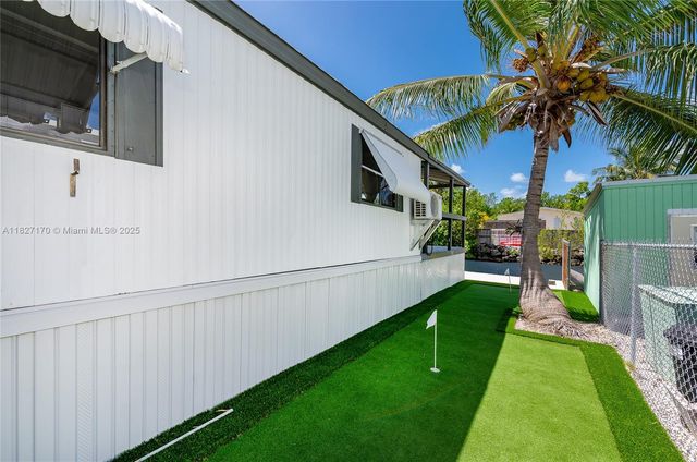 456 Bowie Ln, Key Largo, FL 33037