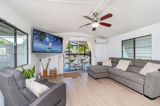 456 Bowie Ln, Key Largo, FL 33037