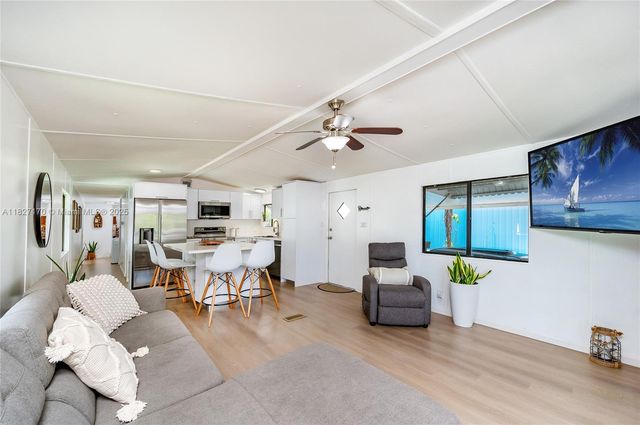 456 Bowie Ln, Key Largo, FL 33037