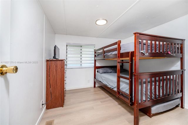 456 Bowie Ln, Key Largo, FL 33037