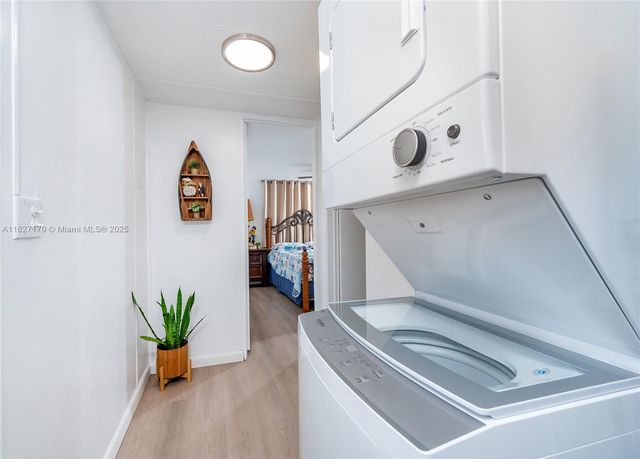 456 Bowie Ln, Key Largo, FL 33037