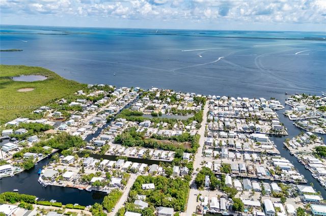 456 Bowie Ln, Key Largo, FL 33037