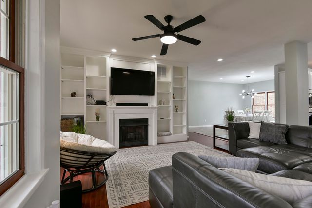 1658 W Caleb Court, Springfield, MO 65810