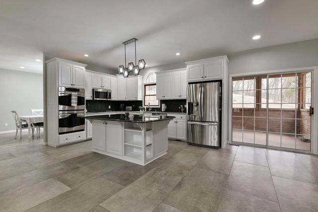 1658 W Caleb Court, Springfield, MO 65810