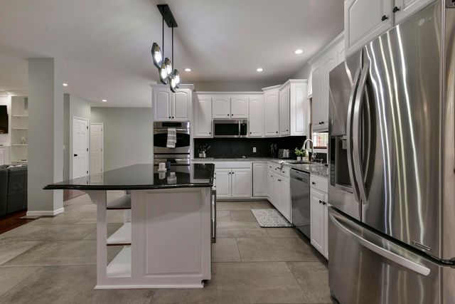 1658 W Caleb Court, Springfield, MO 65810