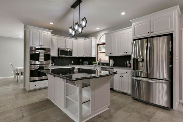 1658 W Caleb Court, Springfield, MO 65810