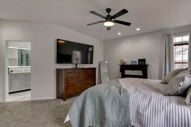 1658 W Caleb Court, Springfield, MO 65810